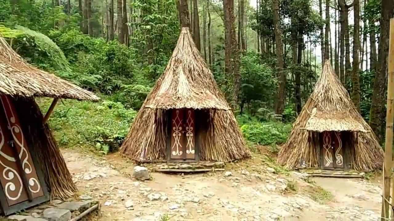Bumi Perkemahan Camping Lawu Resort dan Hutan Pinus Sekipan