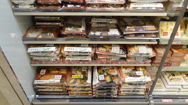 Bento_Boxes_in_Japanese_Convenience_Store_(13539630195)