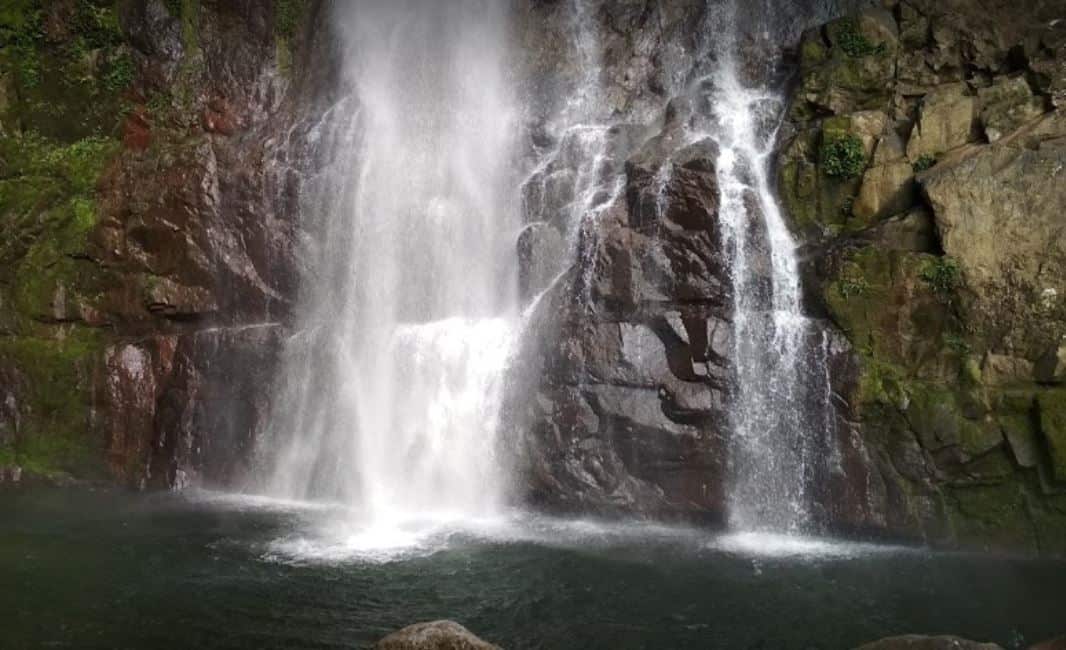 air terjun lubuk hitam air terjun di padang