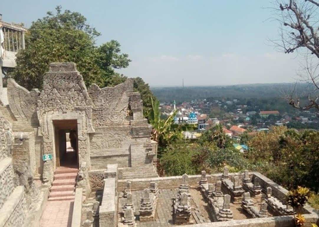 Makam Sunan Sendang Duwur, Lamongan