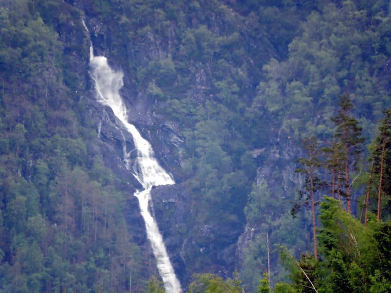 Air Terjun Balaifossen – Norwegia