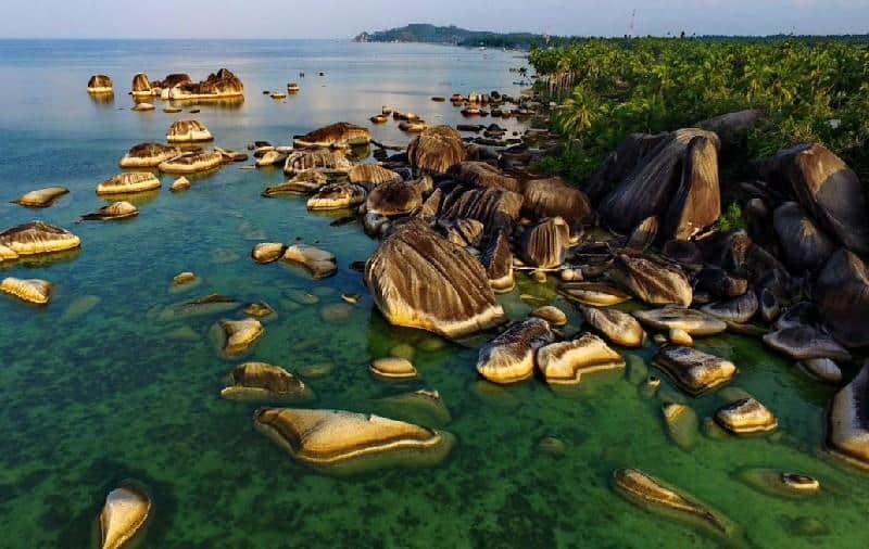 Pantai Taman Batu Alif – Kepulauan Natuna