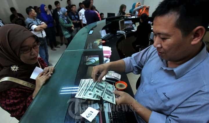 Golden Money Changer (Copy)