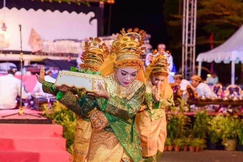 Tarian Persembahan atau Tarian Makan Sirih