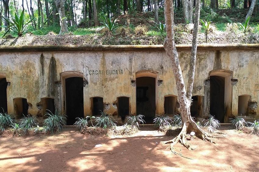 Benteng Gunung Palasari – Sumedang