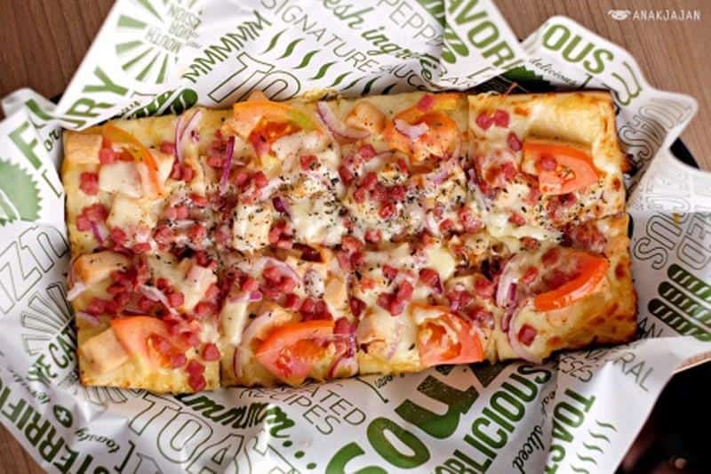 Honey Mustard Chicken Pizza ukuran 6”