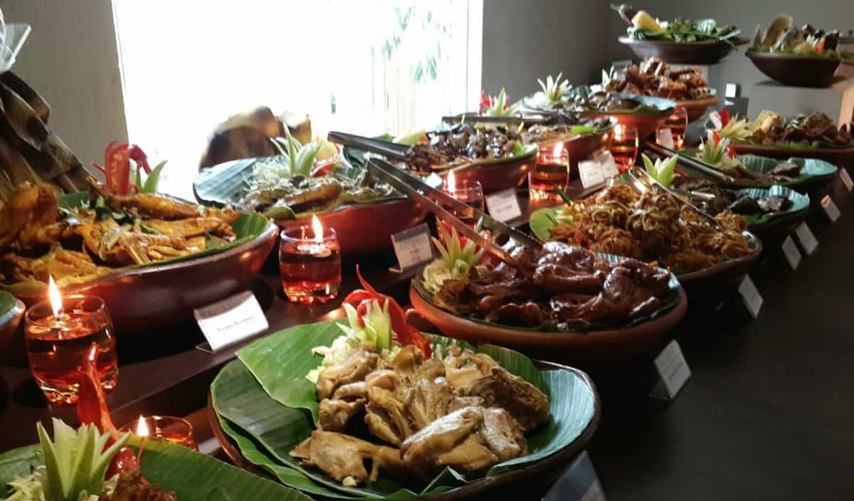 17 Rumah Makan Sunda di Bandung yang Enak Banget 3