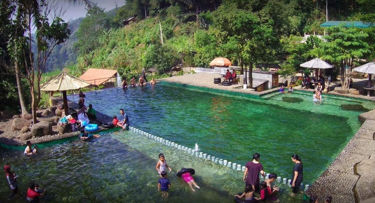 10 Wisata Kolam Renang Yang Paling Hits Di Purwakarta