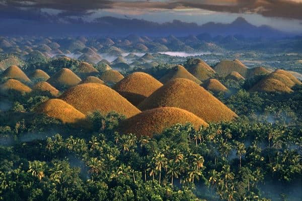 Chocolate Hills Tempat Wisata di Filipina