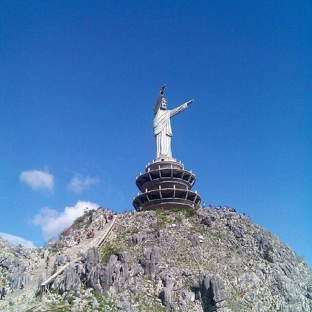Patung Yesus Burake – Tana Toraja
