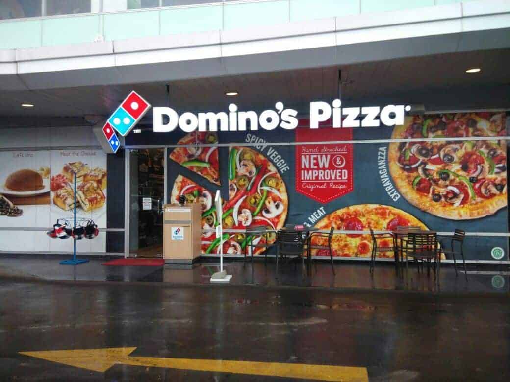 Cara Pesan Domino’s Pizza di Restoran