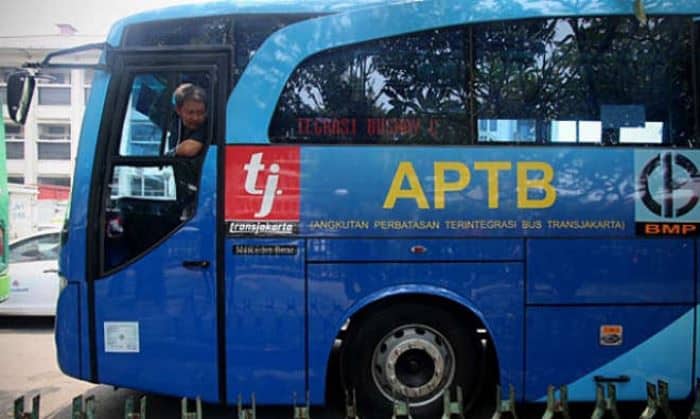 Bedakanlah Busway Jakarta dengan Bus APTB