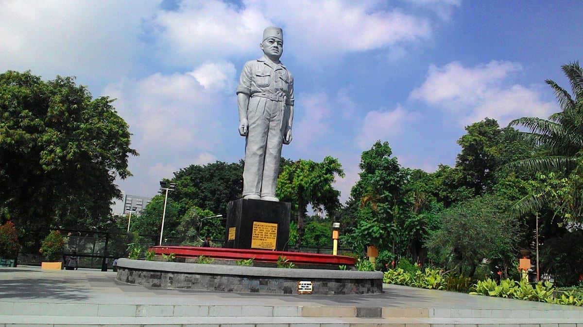 Yuk, Mampir ke 10 Monumen dan Patung Terkenal di Surabaya 13