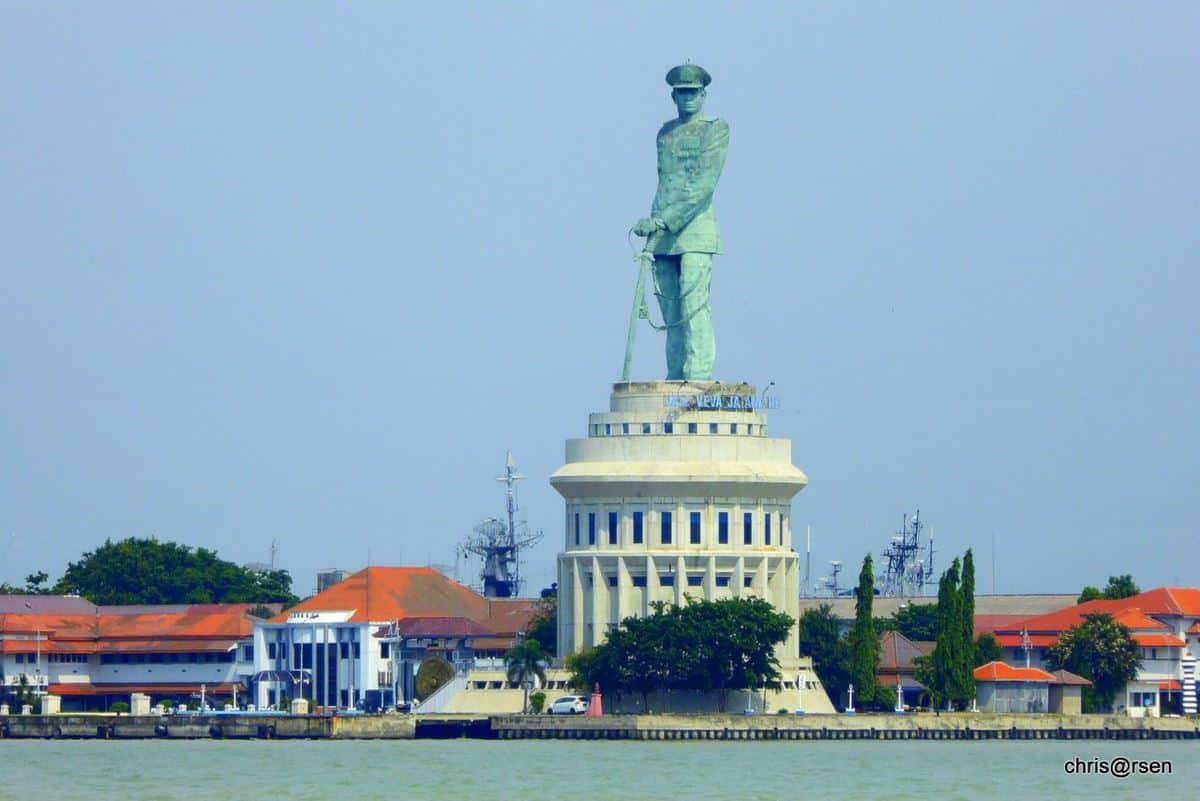 Yuk, Mampir ke 10 Monumen dan Patung Terkenal di Surabaya 11