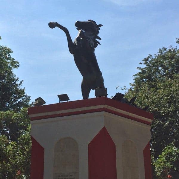 Yuk, Mampir ke 10 Monumen dan Patung Terkenal di Surabaya 15
