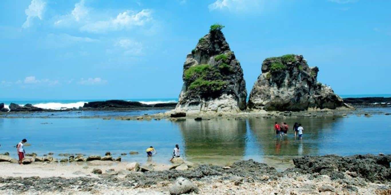 Pantai Tanjung Layar (Copy)