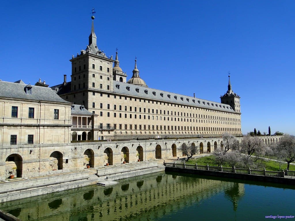 10 Tempat Wisata Populer di Spanyol yang Perlu Dikunjungi 1