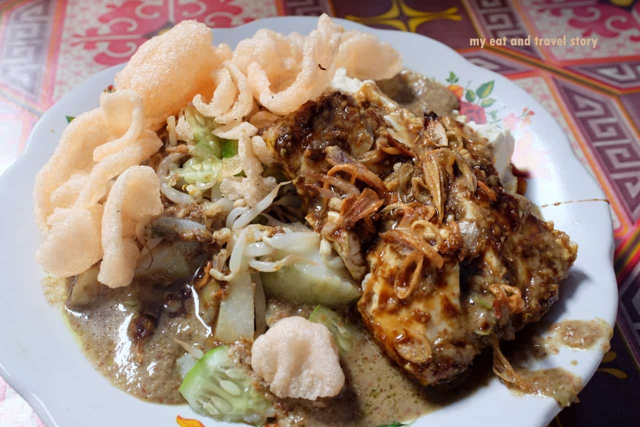9 Tempat Makan Kupat Tahu Paling Enak di Kota Bandung 8
