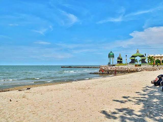 Inilah 6 Pantai di Surabaya yang Indah dan Harus Dikunjungi 7
