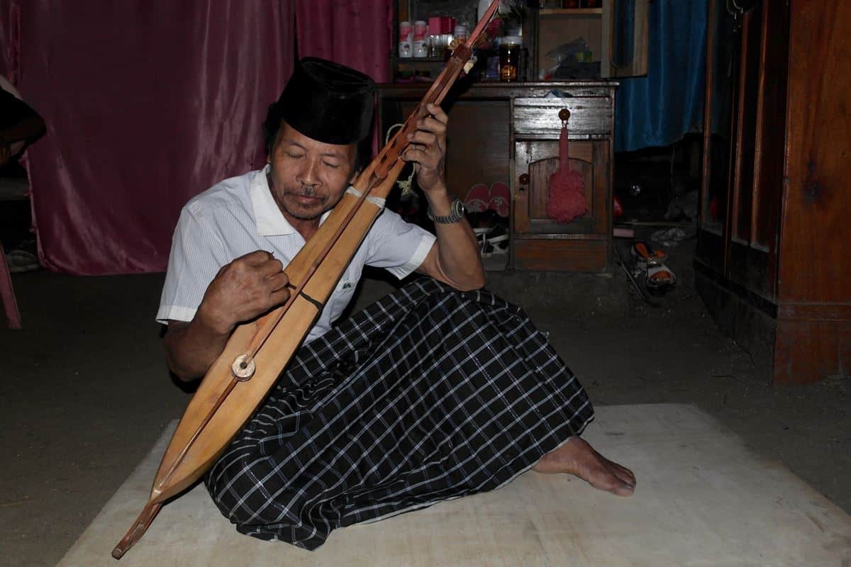 8 Alat Musik Tradisional Khas Sulawesi Barat yang Unik