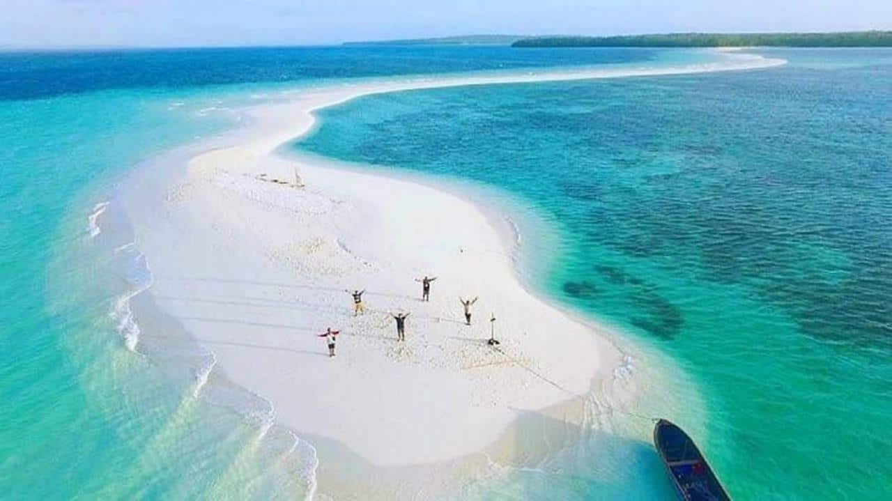 Pantai Ngurtafur – Maluku