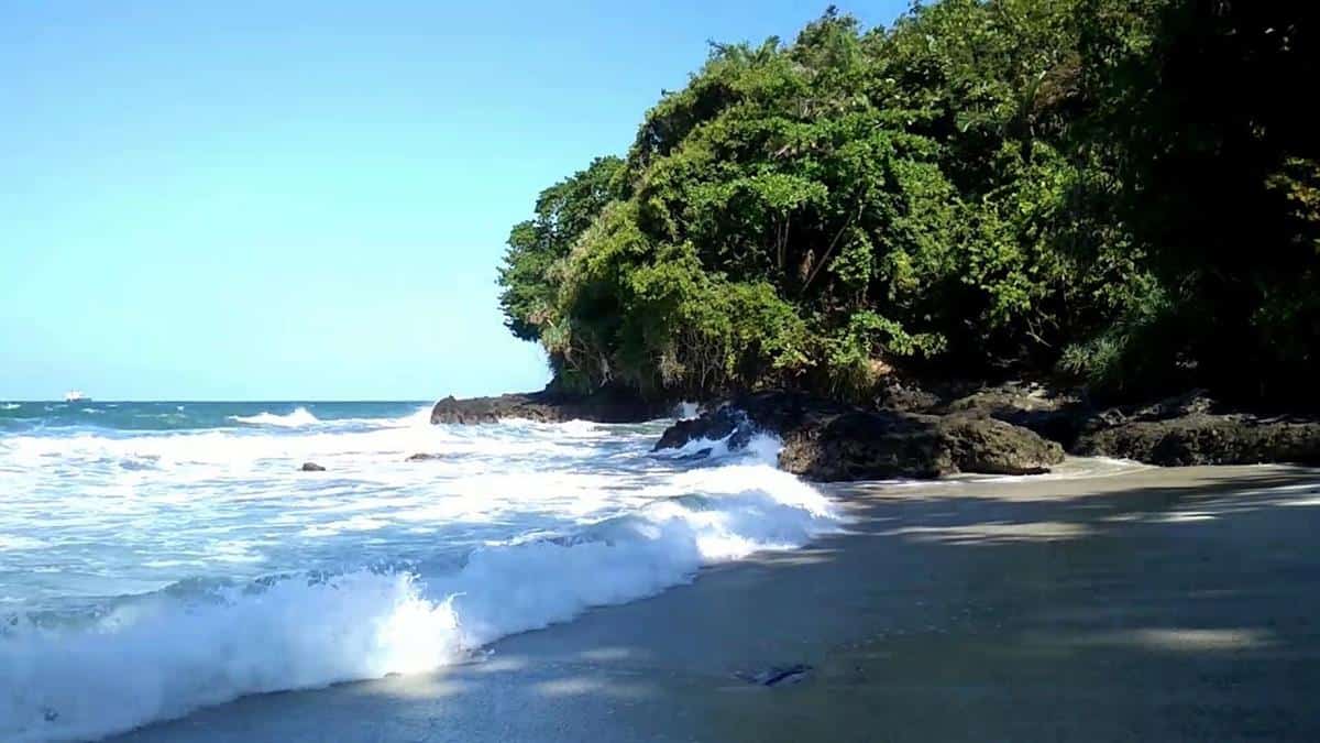 Inilah 10 Pantai Tersembunyi di Cilacap yang Memesona