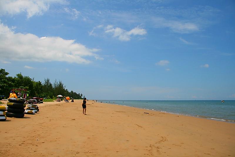 Pantai Manggar Segarasari