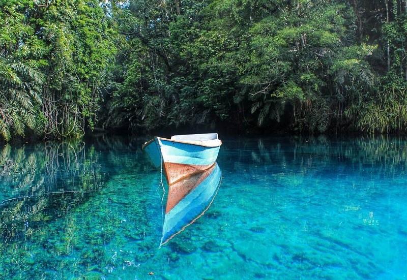 Danau Labuan Cermin – Kalimantan Timur