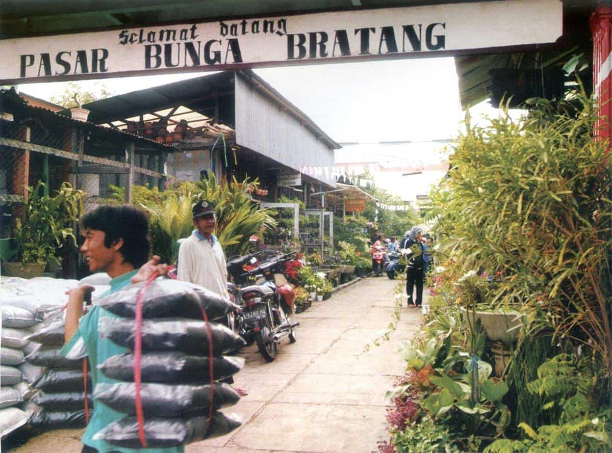 Pasar Bunga Bratang