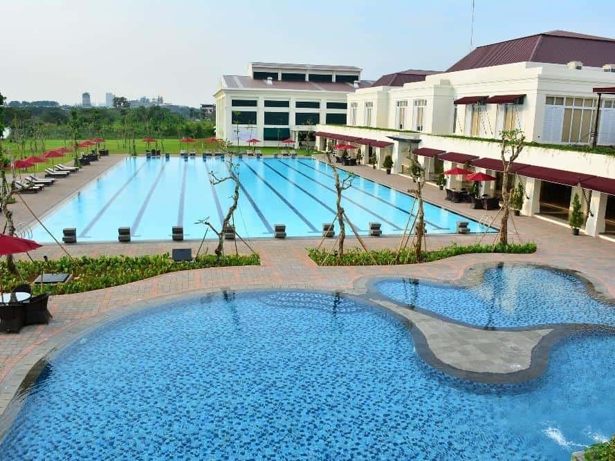 Swimming Pool The Springs Club Summarecon Serpong