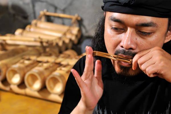 10 Alat Musik Jawa Barat yang Unik & Kaya Akan Nilai Budaya 6