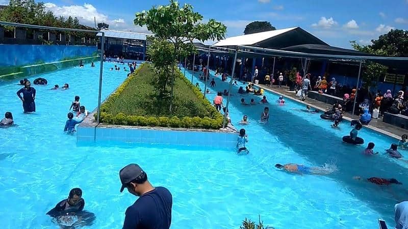 Kolam Renang Taman Air Pancingan 100 Janti