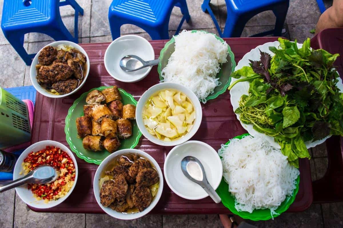 Harga Makanan di Pasar Tradisional Vietnam