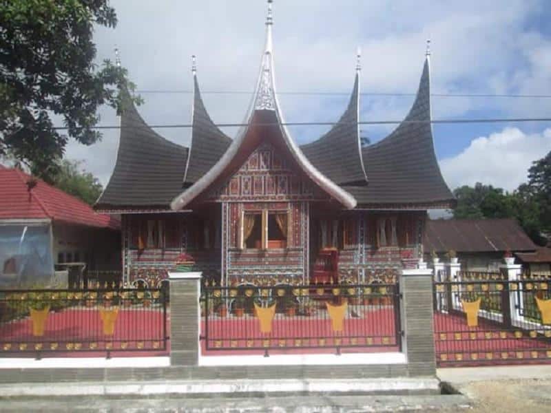 Rumah Gonjong Ampek Baanjuang