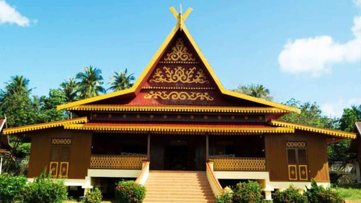 Sejarah dan Filosofi Rumah Bubung, Rumah Adat Kepulauan Riau