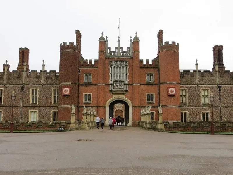 Istana Hampton Court