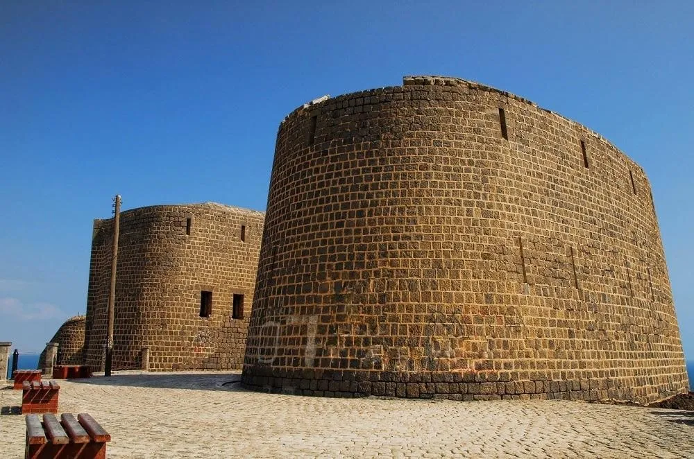 Kastil Sira