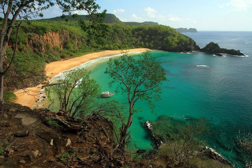 Pantai Baia do Sancho – Pulau Fernando de Noronha