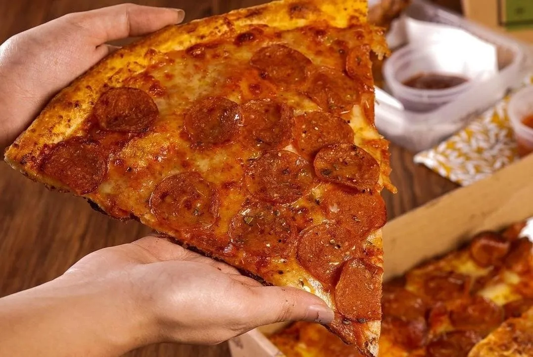 Pepperoni Giant Pizza
